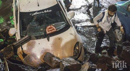 мост срина индия един човек убит бяха ранени видео