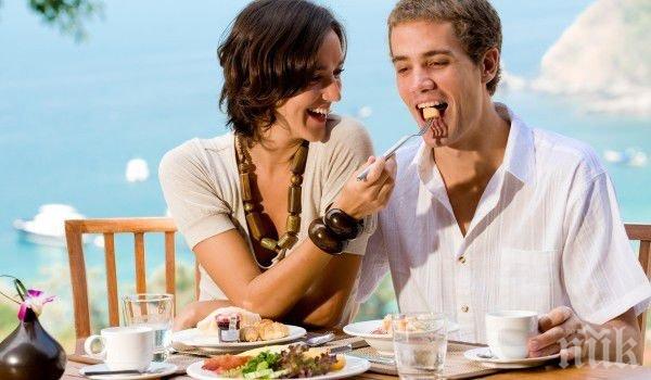 Вижте кой трябва да плати сметката при първа среща