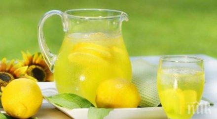 свежо ябълките лимоновият сок отстраняват чесновия дъх