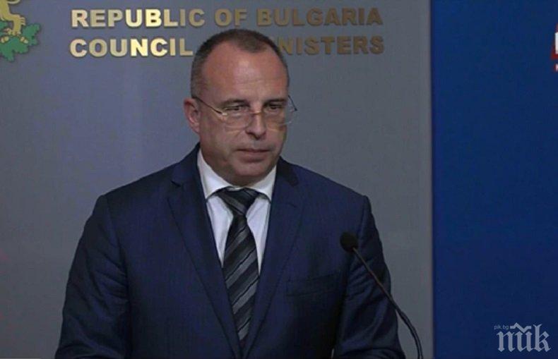 Румен Порожанов отива в Букурещ, ще координира борбата с чумата по свинете