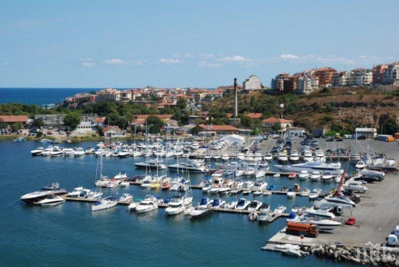 Ужасяващ инцидент в Созопол! Столичен бизнесмен заби джета си в яхта на пристанището