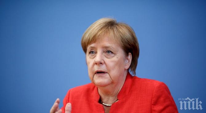Партията на Меркел с рекордно ниска подкрепа в Германия