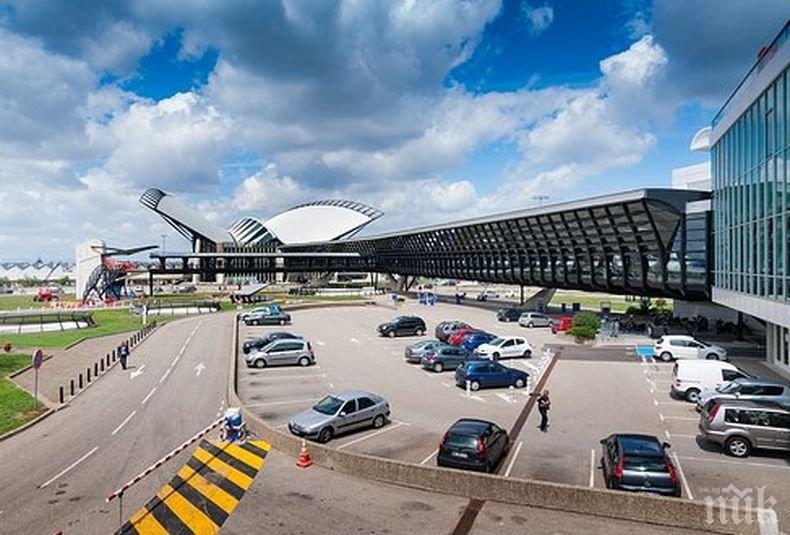 Екшън! Полицейско преследване затвори летището в Лион