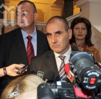 Бареков с SMS към Цветанов: Г-н престъпник, не си трийте ръцете с мен