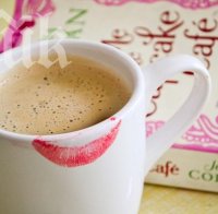 Да си купиш кафе с целувка!