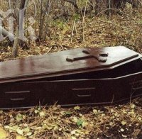 Изнасилвач погребан жив в гроба на жертвата си