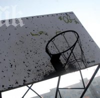 Баскетболен кош се товари върху 16-годишен тийнейджър във Враца