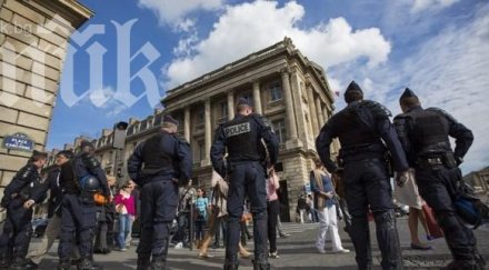 протест заля париж убийство студент