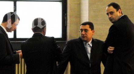 искат ново начало делото сапард