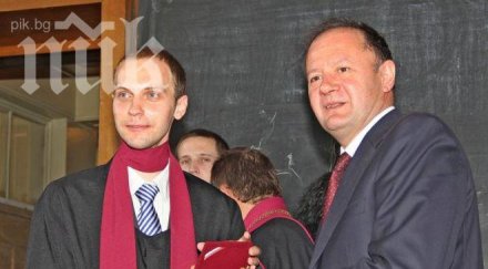 миков връчи дипломите отличници снимка