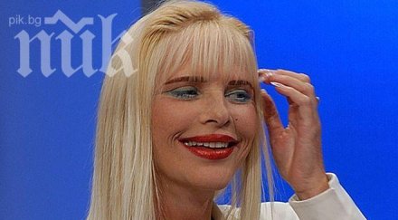 чичолина карбовски правя секс сама вкъщи почти никого съм обичала