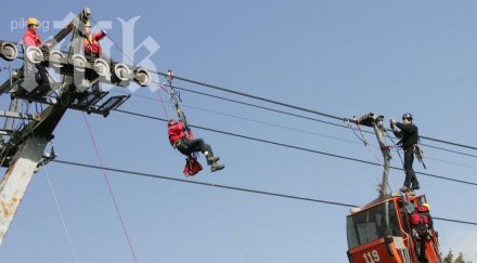 едното момичетата пострадали лифта счупен крак