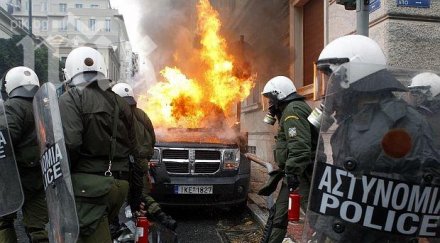 бомба избухна дома директора гръцки затвор