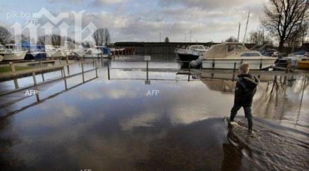 хиляди спасителни екипи наводненията германия