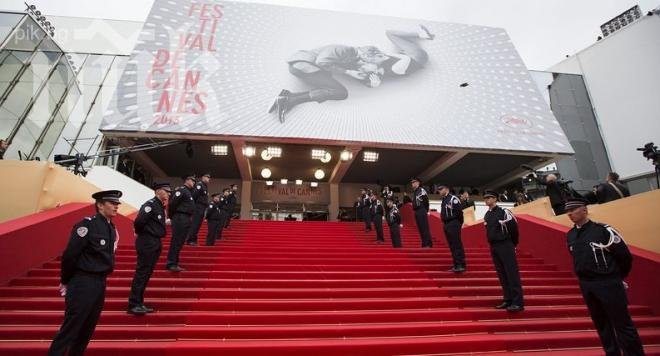 Набират средства за онкоапаратура с прожекция на филм