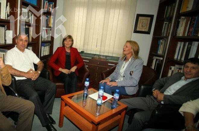 Новият министър на спорта се срещна със Стефка Костадинова, Христо Стоичков и куп родни легенди