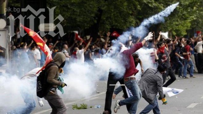 Губернаторът на Истанбул се извини за жестокостта по време на протестите