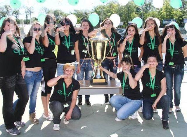 Мустакът на Батков - обект на присмех във Фейсбук (снимки)