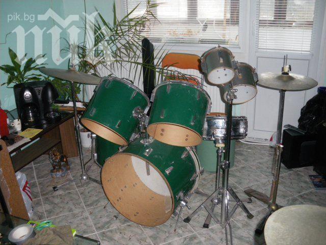 Намериха барабанист със счупен череп