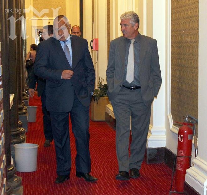 Бойко, Цецо и Фидосова ще ходят в парламента само за да взимат заплати