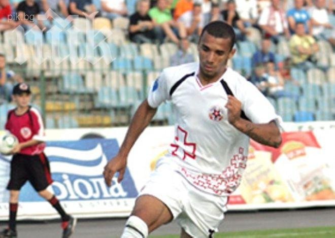 Новият в Левски имал договор за още 2 години с украинци