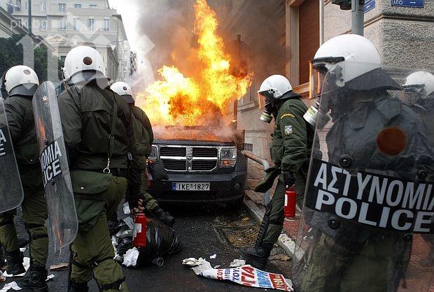Бомба избухна пред дома на директора на гръцки затвор