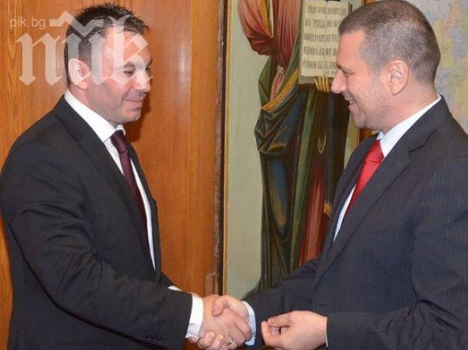 Новият главен секретар на МВР подари икона на Исус Христос на Калин Георгиев