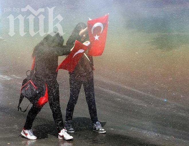 Брутални кадри от размириците в Турция (18+)