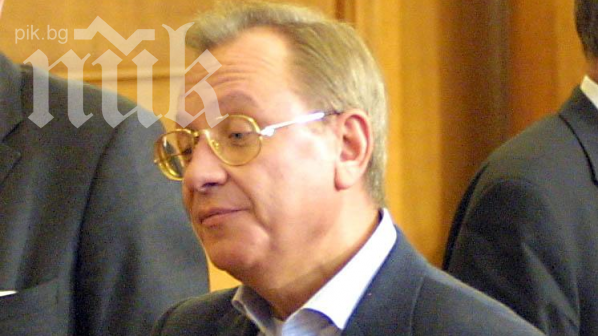 Осман Октай: Местан е новата мъжка секретарка на Доган