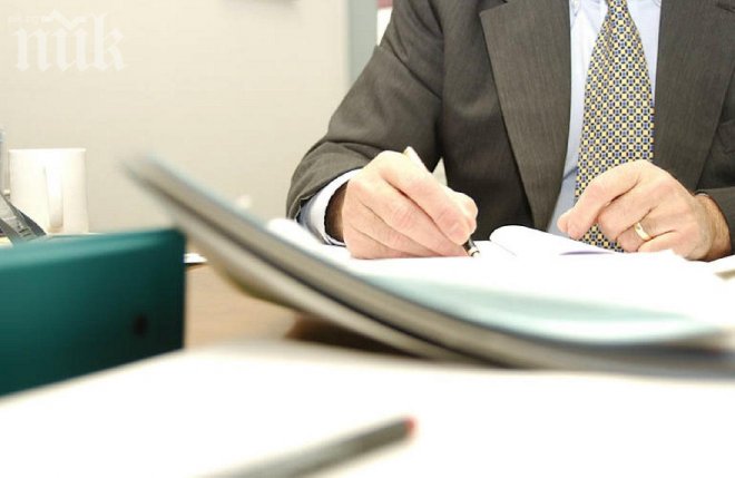 Всеки работещ произвежда по 12,7 лева на час