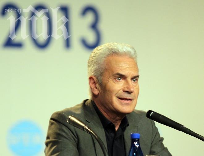 Волен агитира за Китай в парламента