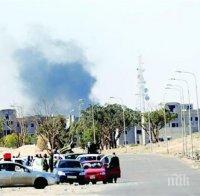 Подложиха единственото работещо летище в Триполи на ракетен обстрел
