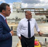 ИЗВЪНРЕДНО В ПИК TV! Борисов инспектира строежа на зала 