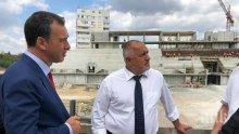 ИЗВЪНРЕДНО В ПИК TV! Борисов инспектира строежа на зала "Арена Бургас" (СНИМКИ)