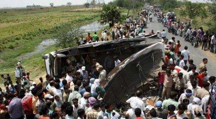 трагедия индия автобус падна пропаст загинали