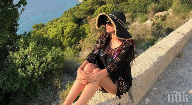 Преслава с огромен корем, заведе нероденото си бебе в Турция