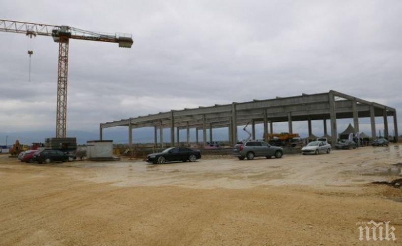 Френският посланик открива завод за самолетни части край Пловдив