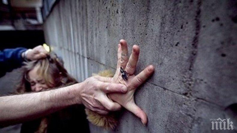 ПЪЛЕН ШОК! 200 наши изнасилвачи бродят по света