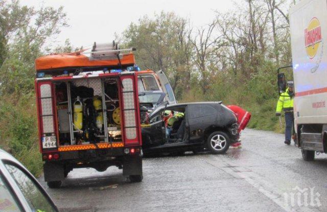 ПОД ЛУПА! Калпави знаци ни водят към ада