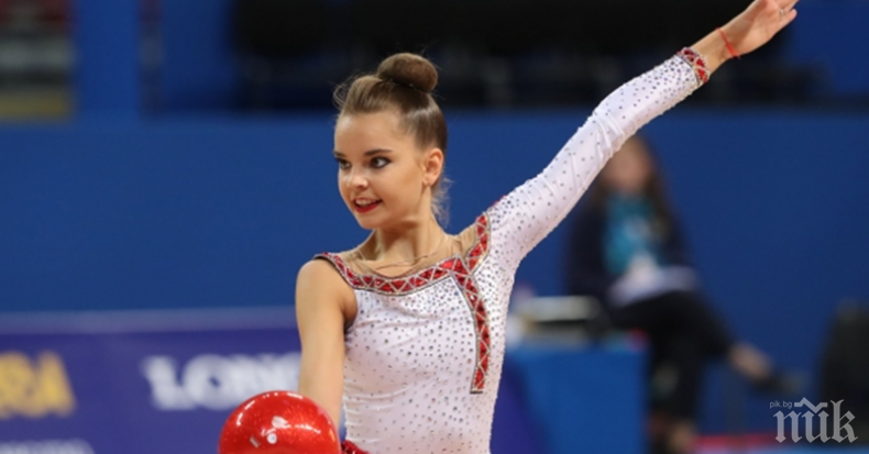 Дина Аверина номер 1 в многобоя на Световното!