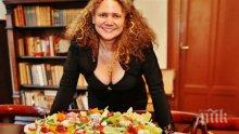 Мариела Нордел се разгърди като сексбомба за ЧРД! Кулинарката черпи със скариди и прошуто (СНИМКИ)