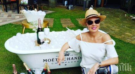 лепа брена става баба разкриха пола бебето