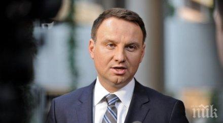 уникум полският президент иска бъдещата военна база сащ страната казва форт тръмп