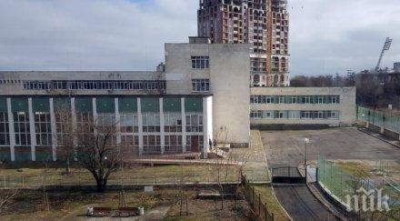 скандал бургас английската разтресе ученици скочиха защита отстранен класен