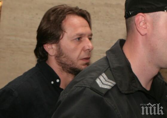 ПЪРВО В ПИК! Белезници за сина на Демби, хванали го с крадена кола