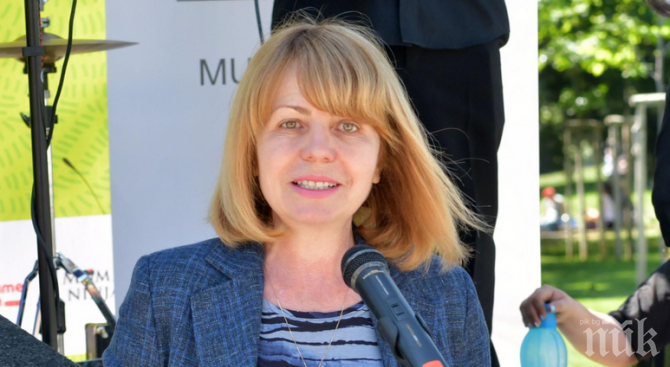 Фандъкова откри учебната година в Първа английска гимназия