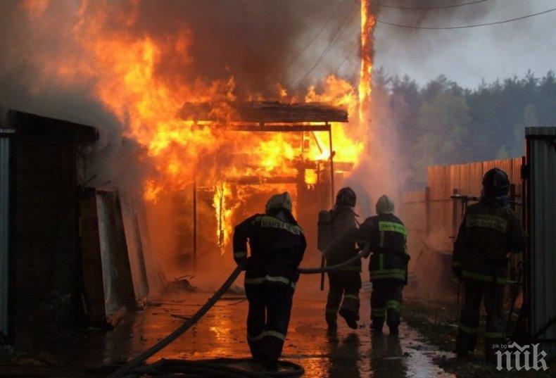 В ГАЛИЧЕ: Пламна къщата на върлия враг на Ценко Чоков - Весо Лунгара 