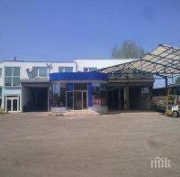 Голяма авария в Бургас: Линейки хвърчат към сервиз за автостъкла, има ранени (ОБНОВЕНО)