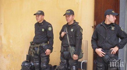 кървав ужас осем загинали десет ранени автомобил вряза хора колумбия