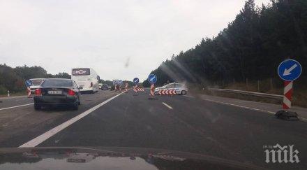 ПЪРВО В ПИК! Адска тапа на "Тракия", задръстването започва от изхода на София (СНИМКИ)